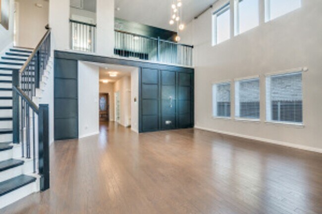 Building Photo - Beautiful 4/2.5 in Forney - like new!