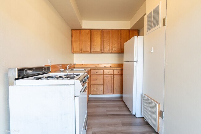 Building Photo - 4825-4829 N Maryland
