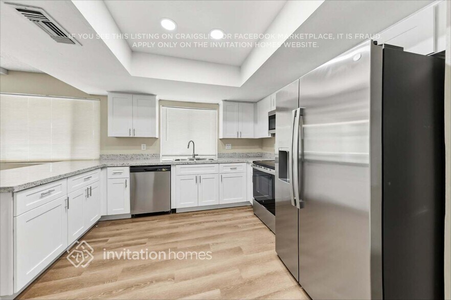 Building Photo - 12042 N 28th Pl