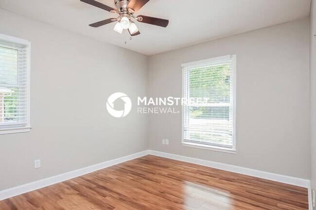 Building Photo - 3 Bedroom Pet-Friendly Home in Greensboro, NC with Main Street Renewal