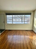 Building Photo - 1216 N Fairview Ave