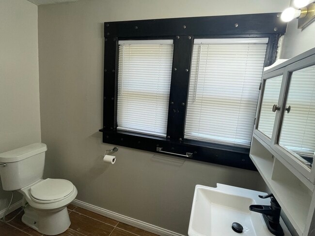 Building Photo - 7625 W William St