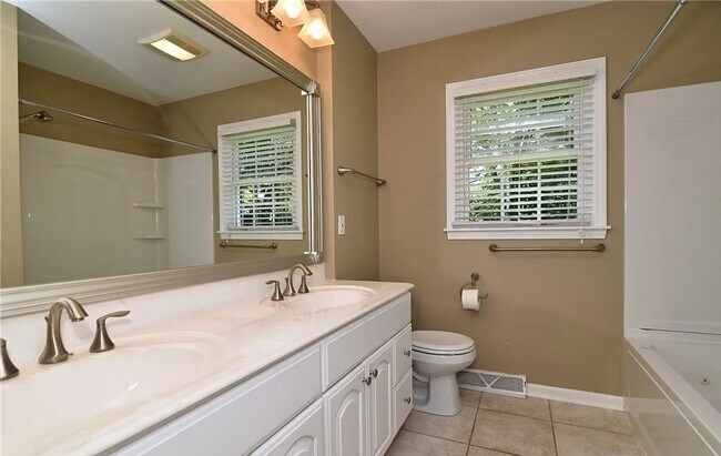 Building Photo - 118 Clairhaven Dr