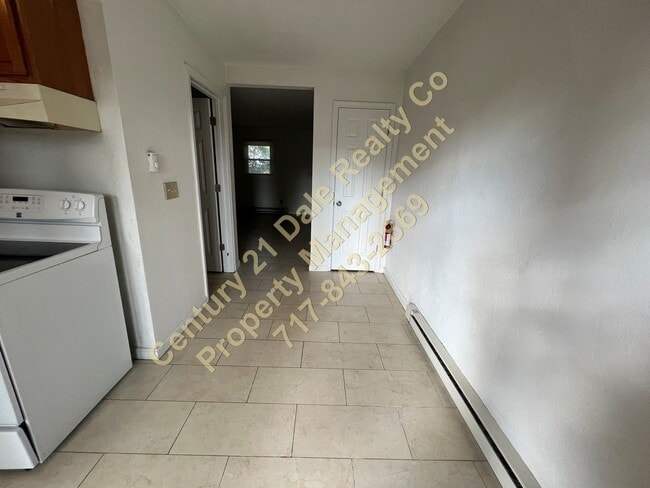 Building Photo - 2BR, 1.5 Bath home in Dallastown School Di...