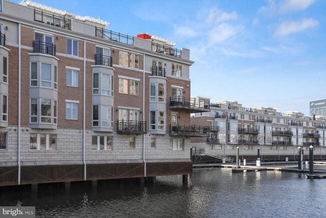 Building Photo - 921 Valencia Ct