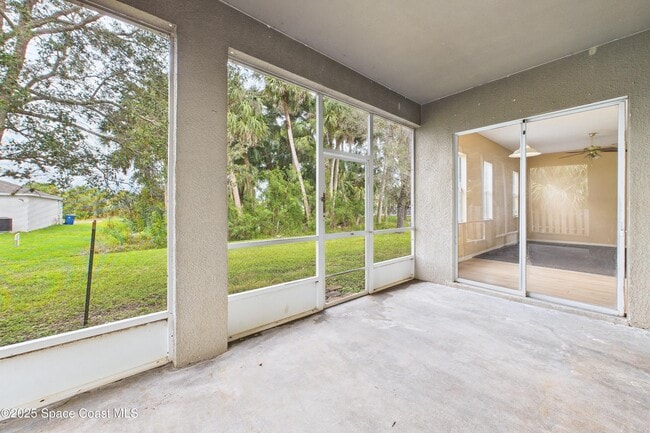 Building Photo - 271 Lagoon St