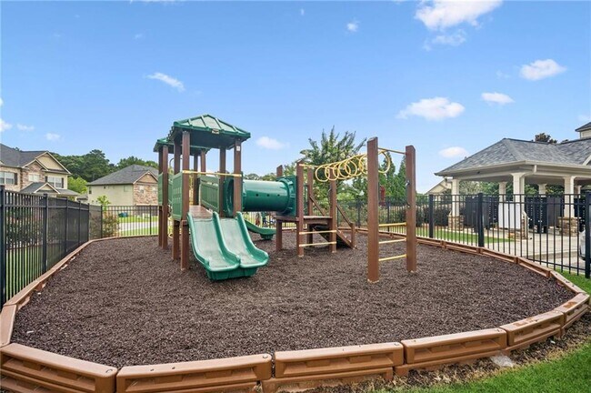 Building Photo - 5180 Mirror Lake Dr