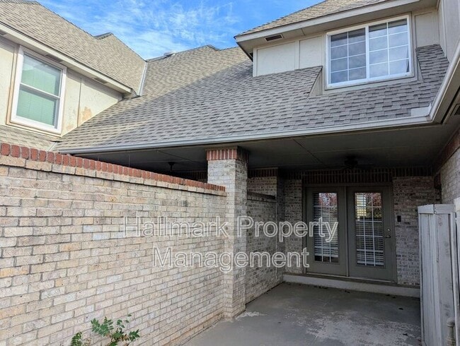 Building Photo - 214 Boulevard Du Lac