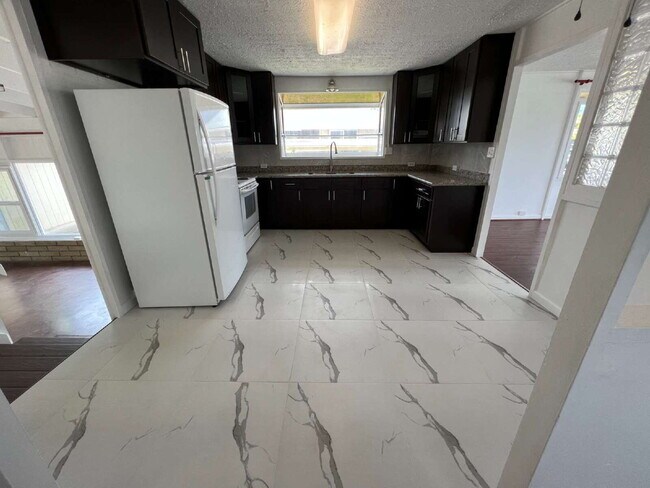 Building Photo - Charming 3-Bedroom Home in Kailua