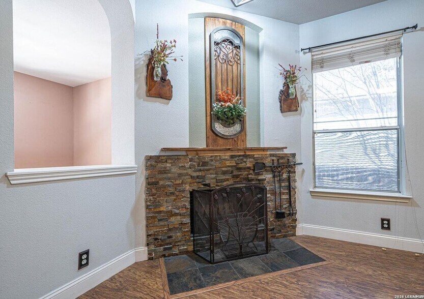 Building Photo - 3625 Sumter Glade