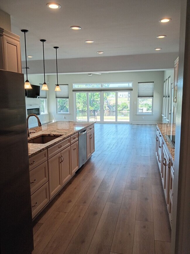 Building Photo - BRIDGEPORT