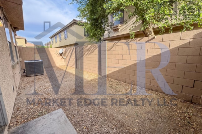 Building Photo - 3Bed/2.5Bath Townhouse at 83rd Ave/I-10! Ready for Immediate Move-In! -- FENCED-IN YARD! 2 CAR GA...