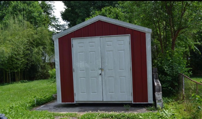 Building Photo - 1523 Wurtele Ave