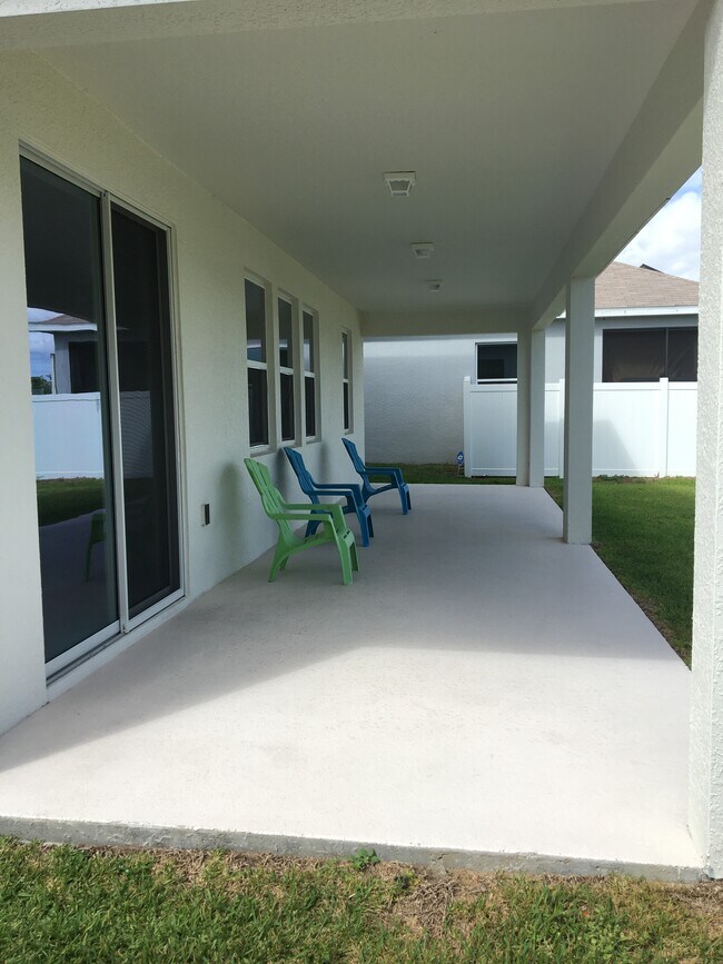 Building Photo - 2510 Sanderling St