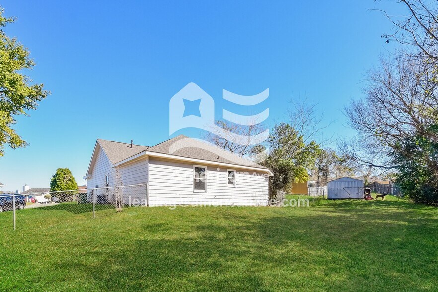 Building Photo - 870 Stafford Ct