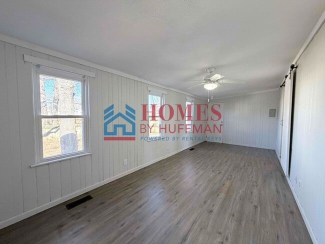 Building Photo - Two Bedroom House | Northside