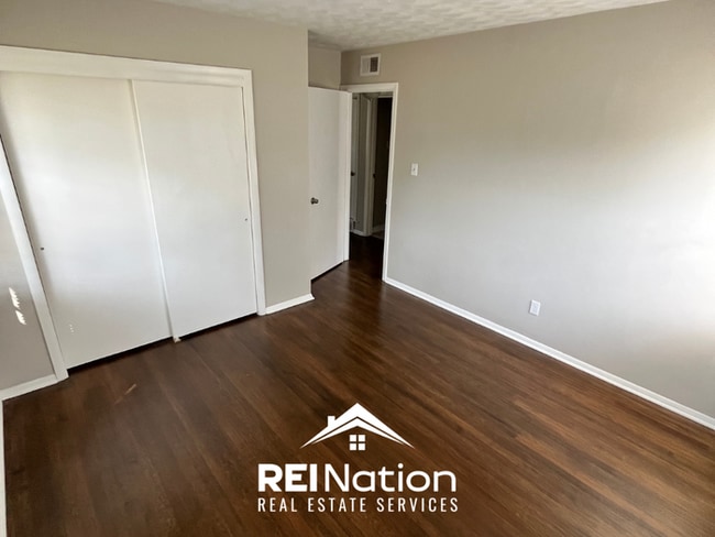 Building Photo - RARE FIND! 4BR/2BA in Memphis | Open Kitchen & Hardwoods | Fenced Yard!