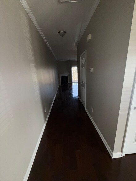 Building Photo - 650 Ganyard Farm Way