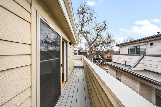 Building Photo - 3BD, 5BA LoHi Townhome with Rooftop Deck and 2-Car Garage