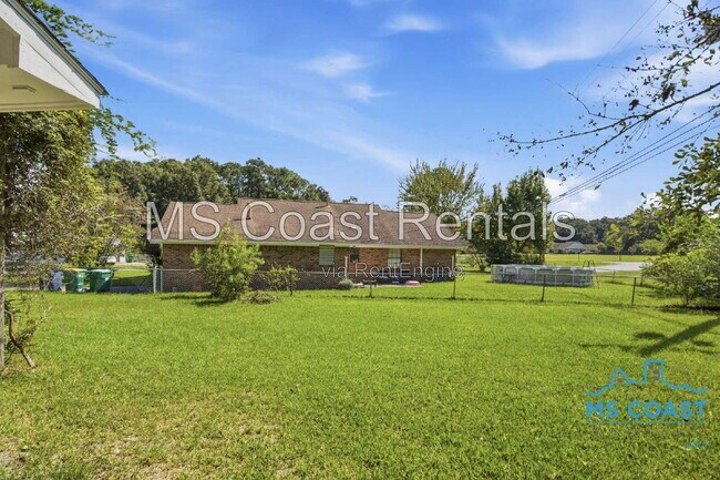 Building Photo - 15317 Waycross Dr