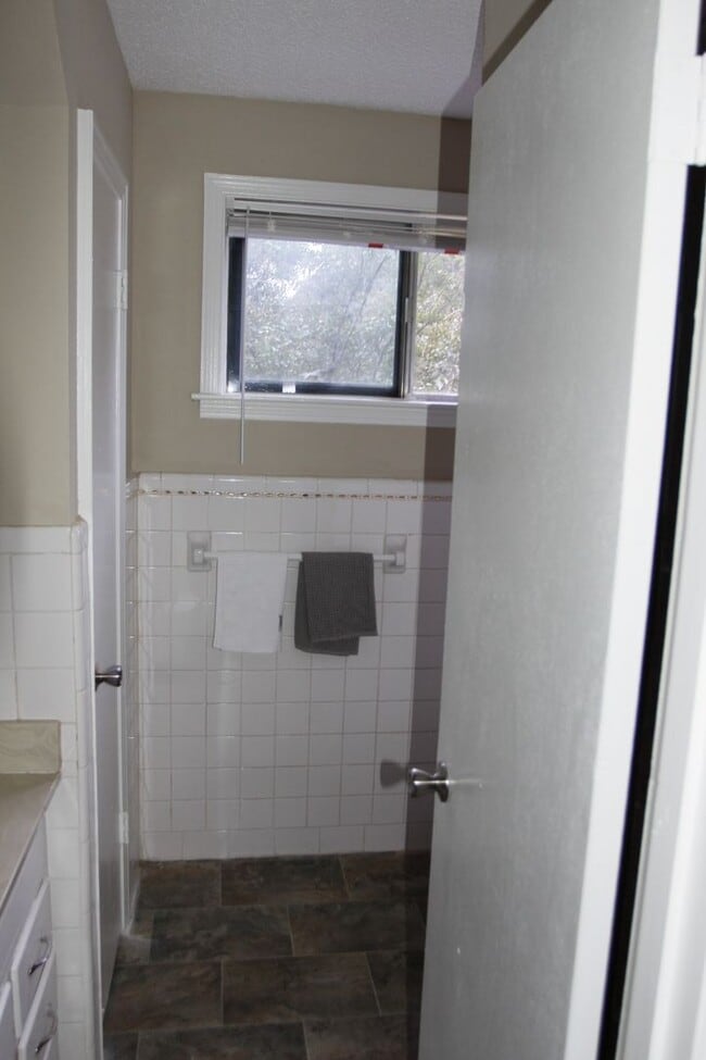 Building Photo - 3017 Domar St