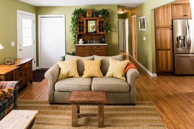 Building Photo - 16 Beechwood Dr