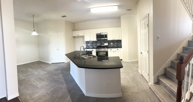 Building Photo - 1717 Arbor Creek Dr