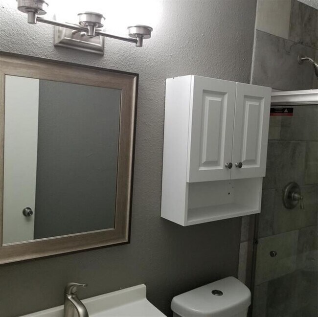 Building Photo - 5636 Birchmont Dr