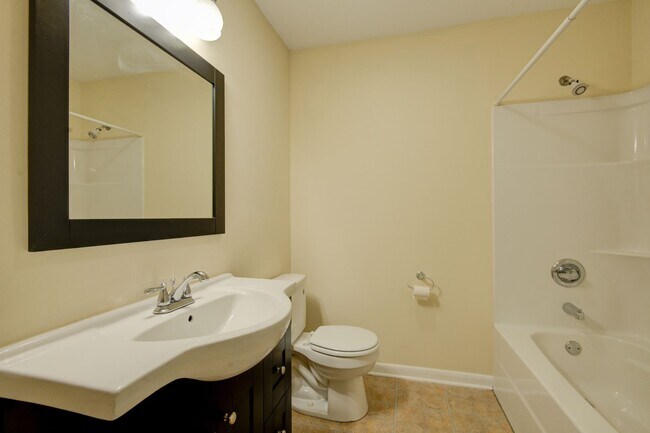 Building Photo - COMING SOON! Charming 3 Beds and 1 Bath Ra...