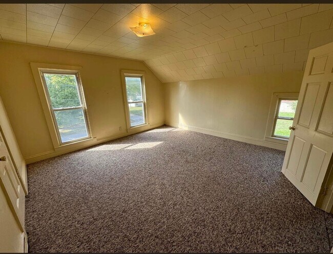 Building Photo - 319 South 20th Street