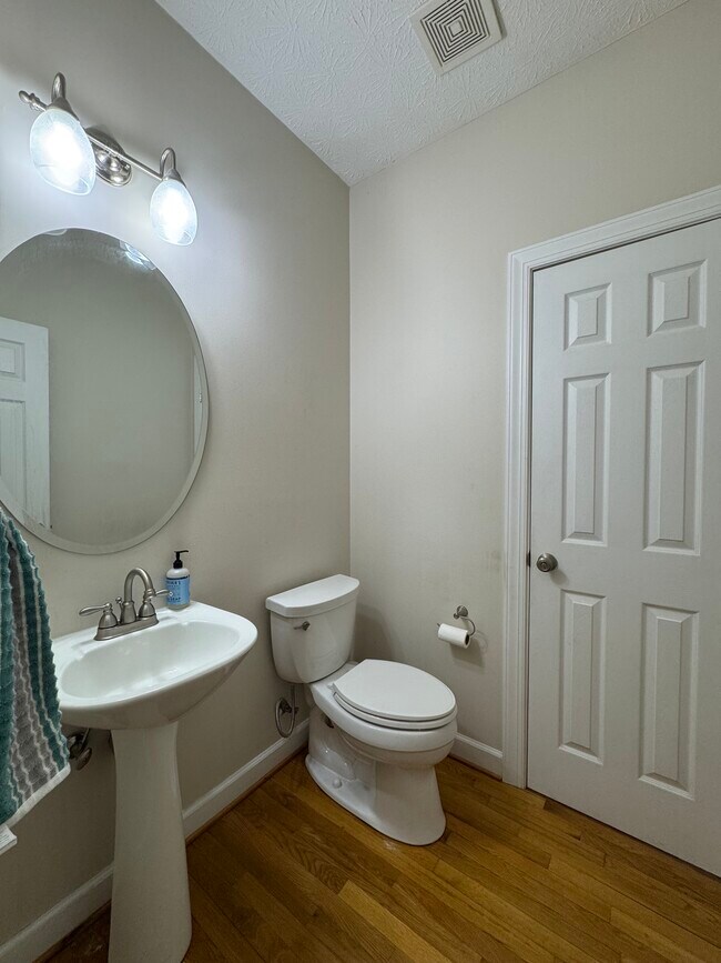 Building Photo - 329 Woodbrook Run