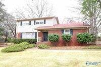 Building Photo - 2505 Lancelot Dr SE