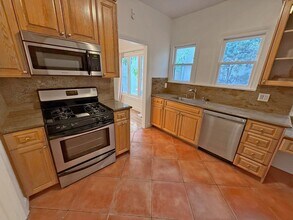 Building Photo - 339 N Orange Dr