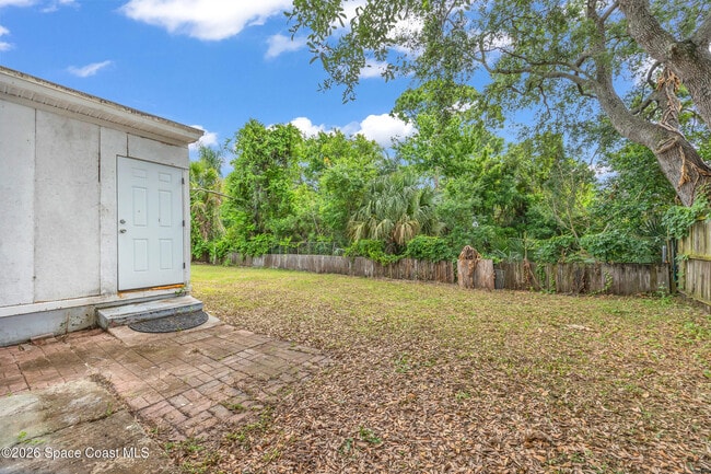 Building Photo - 1306 S Lakemont Dr