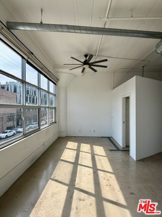 Building Photo - 530 Molino St