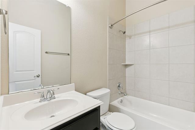 Building Photo - 6210 Eagle Nest Dr