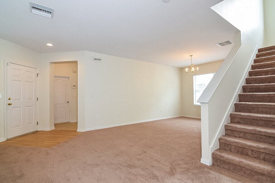 Building Photo - 10138 Perthshire Cir