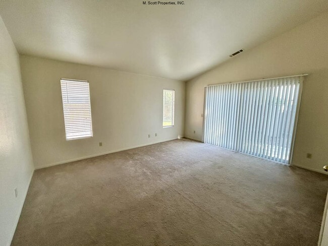 Building Photo - 1779 Birch Ct