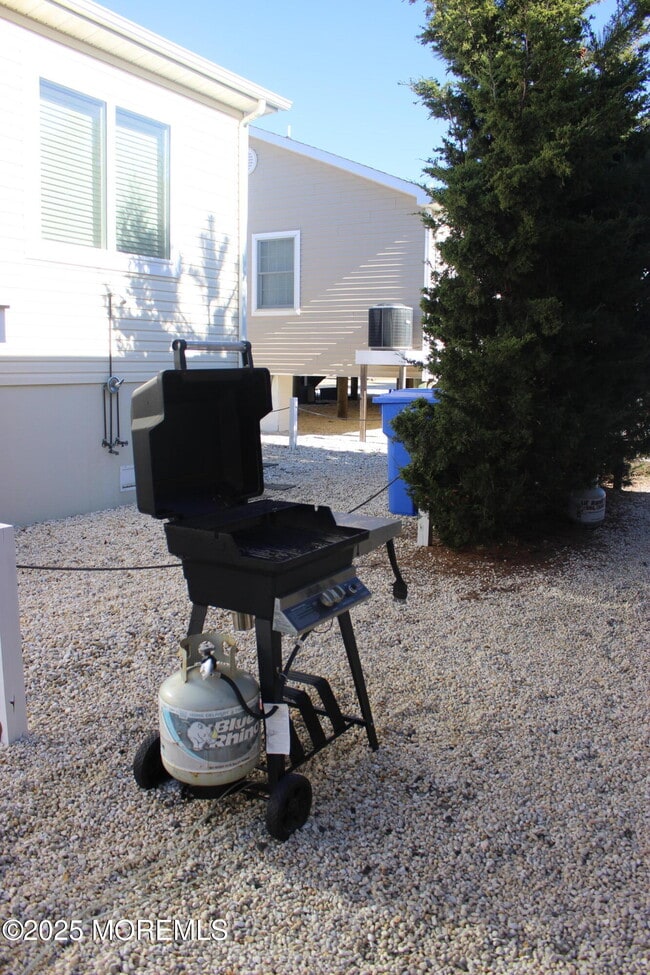 Building Photo - 128 W Osprey Way