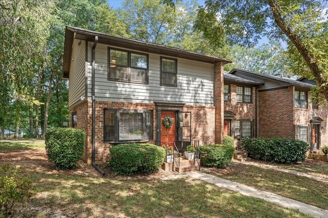 Building Photo - 541 N White St