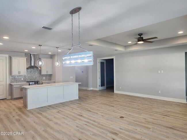 Building Photo - 1083 Harrison Byu Dr