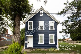 Building Photo - Bright 3BD UP of Multi-Family- Cleveland W...