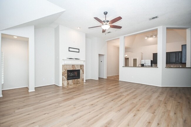 Building Photo - 2218 Millerton Ln