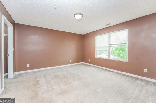 Building Photo - 12201 Fairington Ridge Cir
