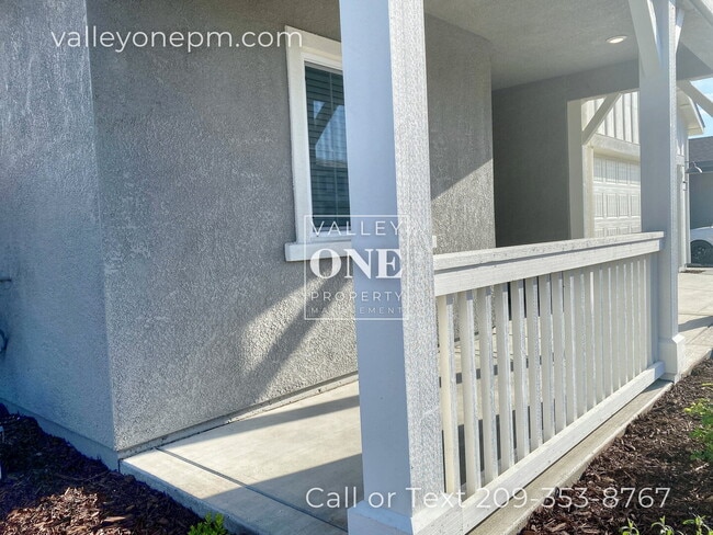 Building Photo - 936 Tipton Ln