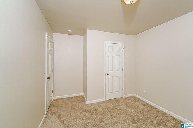 Building Photo - 832 Lora Ln
