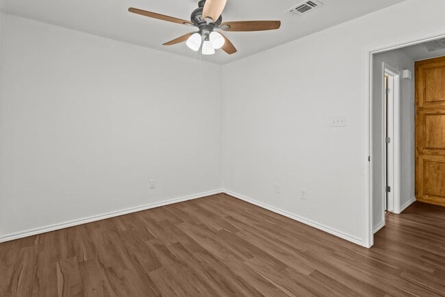 Building Photo - 6505 Towne Park Dr