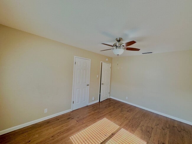 Building Photo - COMING SOON! $2500 / 2 BR WONDERFULLY REMO...
