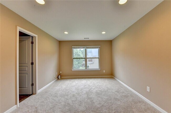 Building Photo - 4228 Woods Creek Ln