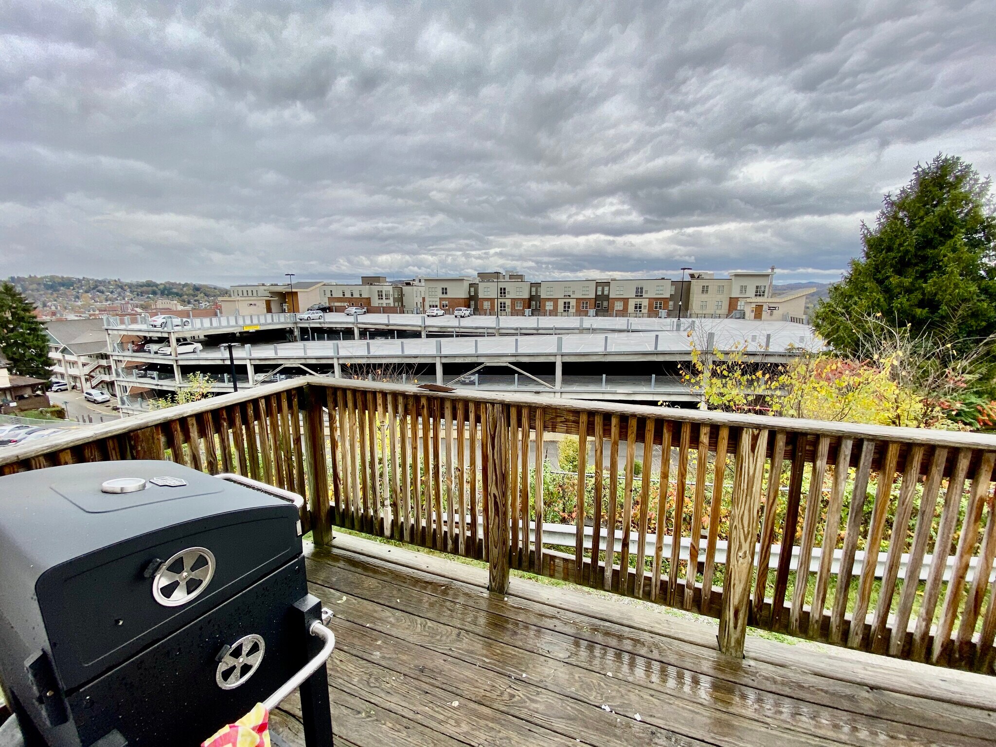 Building Photo - 217 Jones Ave